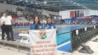 ardahanli sporcular samsun da madalyaya yuzduler 8203