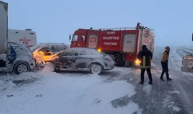 yogun kar yagisi kazalari da beraberinde getirdi 8707